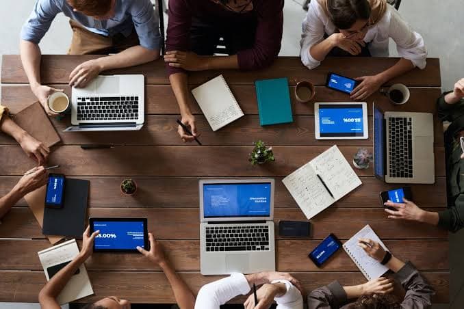 Como escolher empresa para desenvolver app sob medida: checklist para evitar erros caros